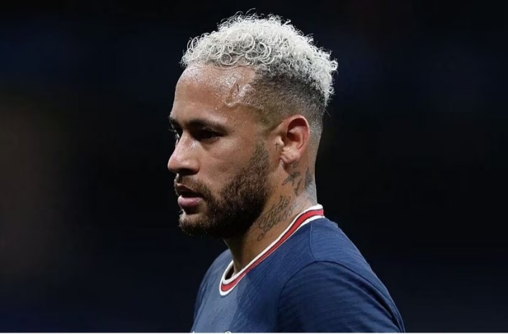 Neymar makes a surprising transfer to Chelsea.