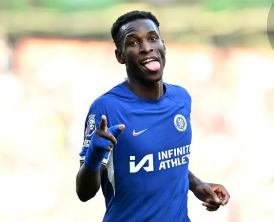 Nicolas Jackson, a Chelsea player, leaves the Senegal squad following surgery in preparation for the match against Arsenal.