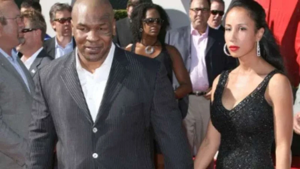 SO SAD:MIKE TYSON HIS ANNOUNCE HIS ENGEGMENT WITH HER IOVE ……..